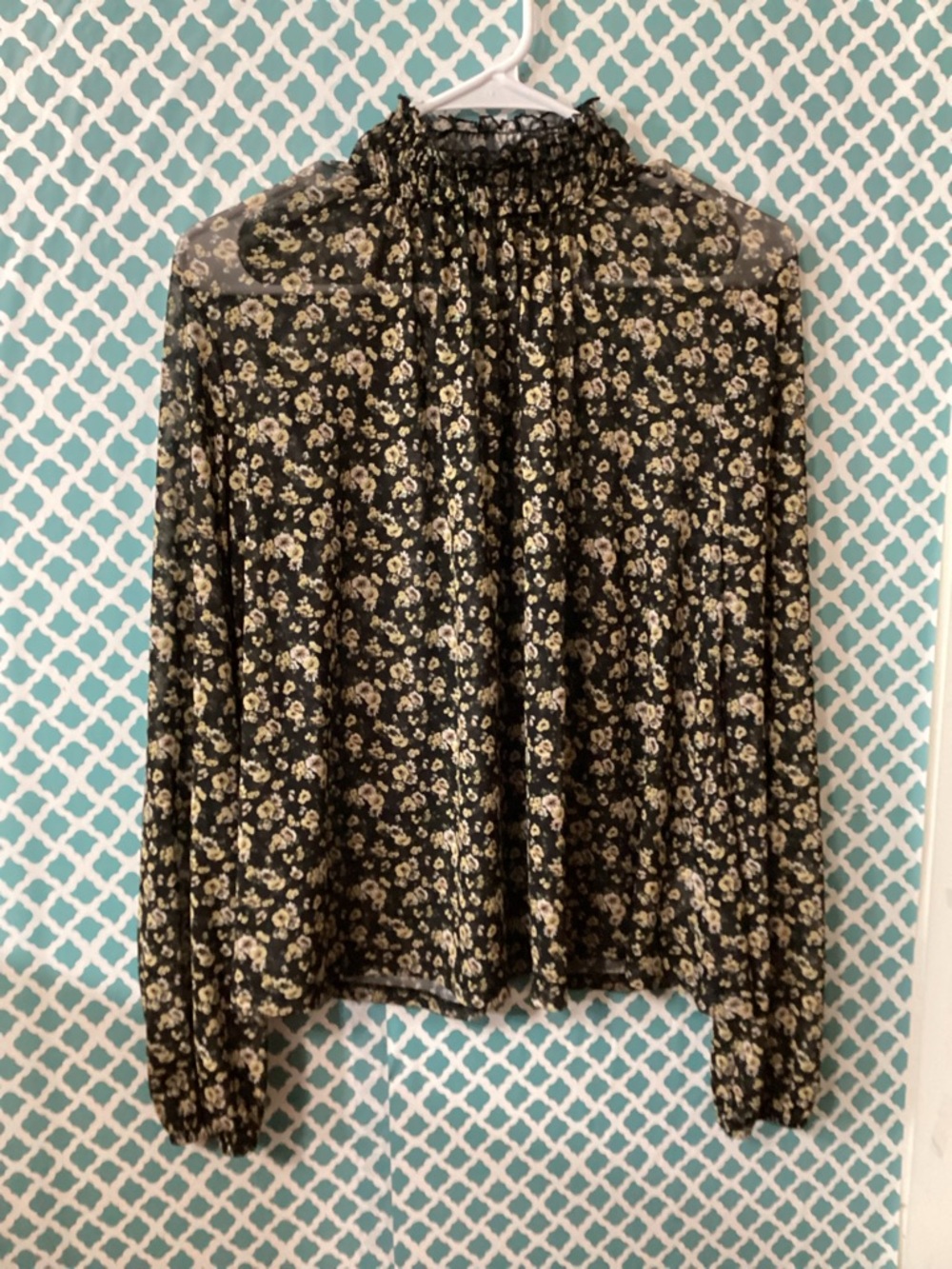 Wild Fable Floral Smocked Neck Long-Sleeve Top  Mesh Size Large